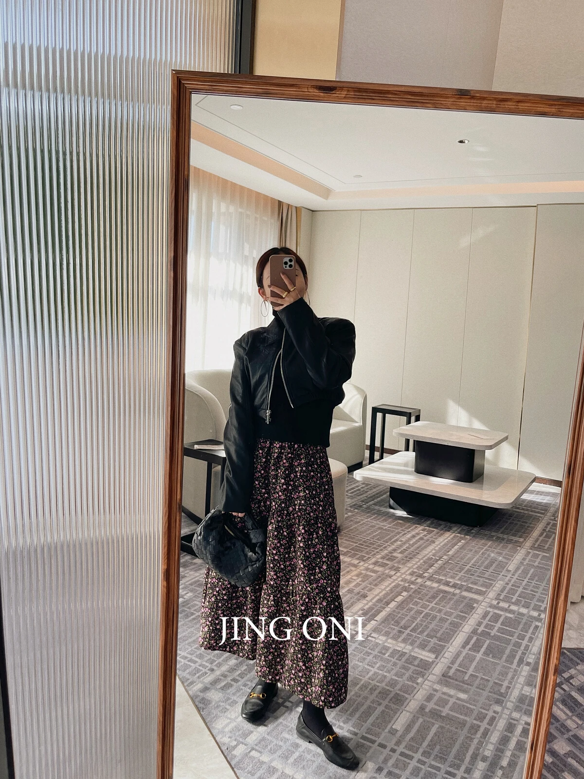 Кожаные куртки, меховое пальто - Фотография_5