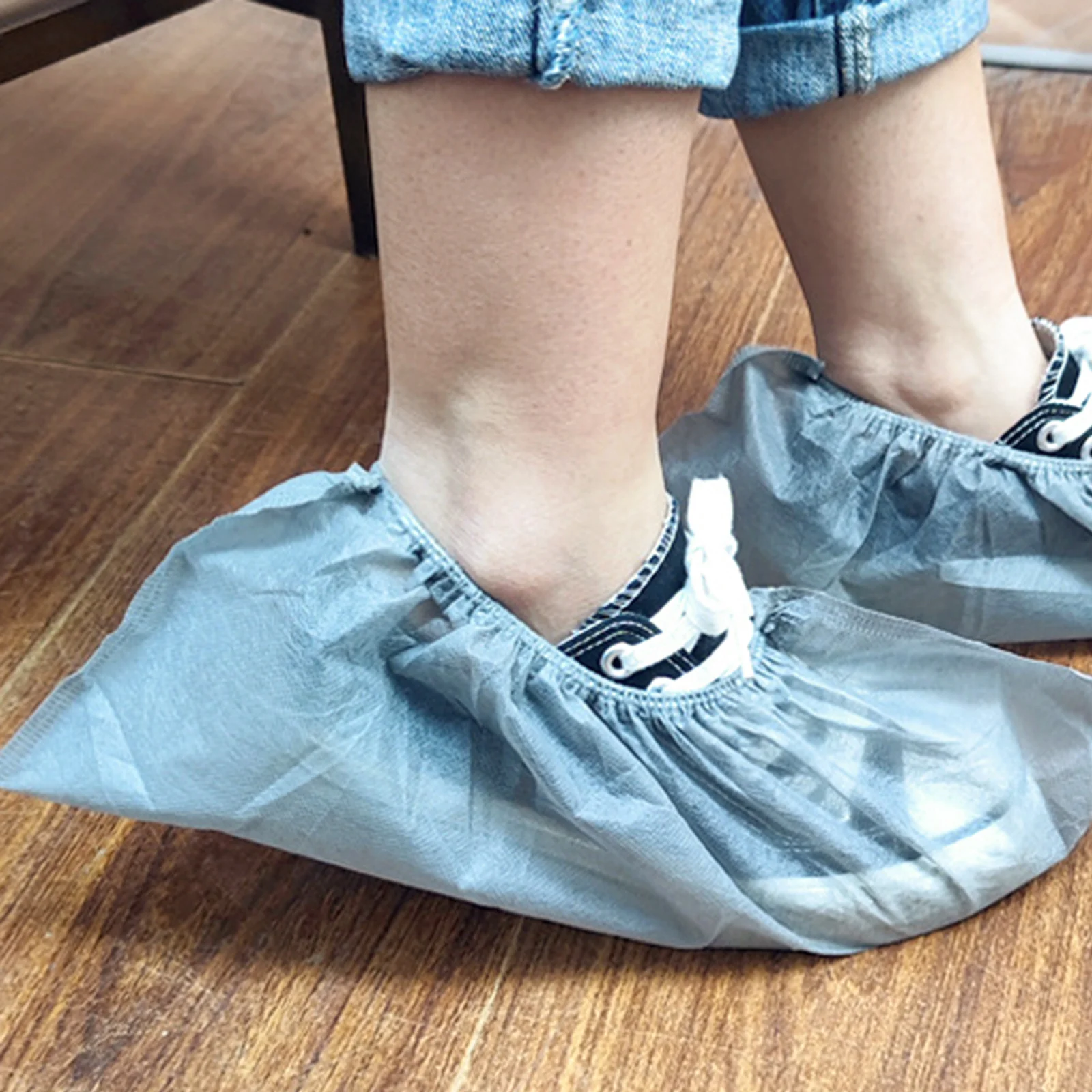 Нескользящие бахилы одноразовые