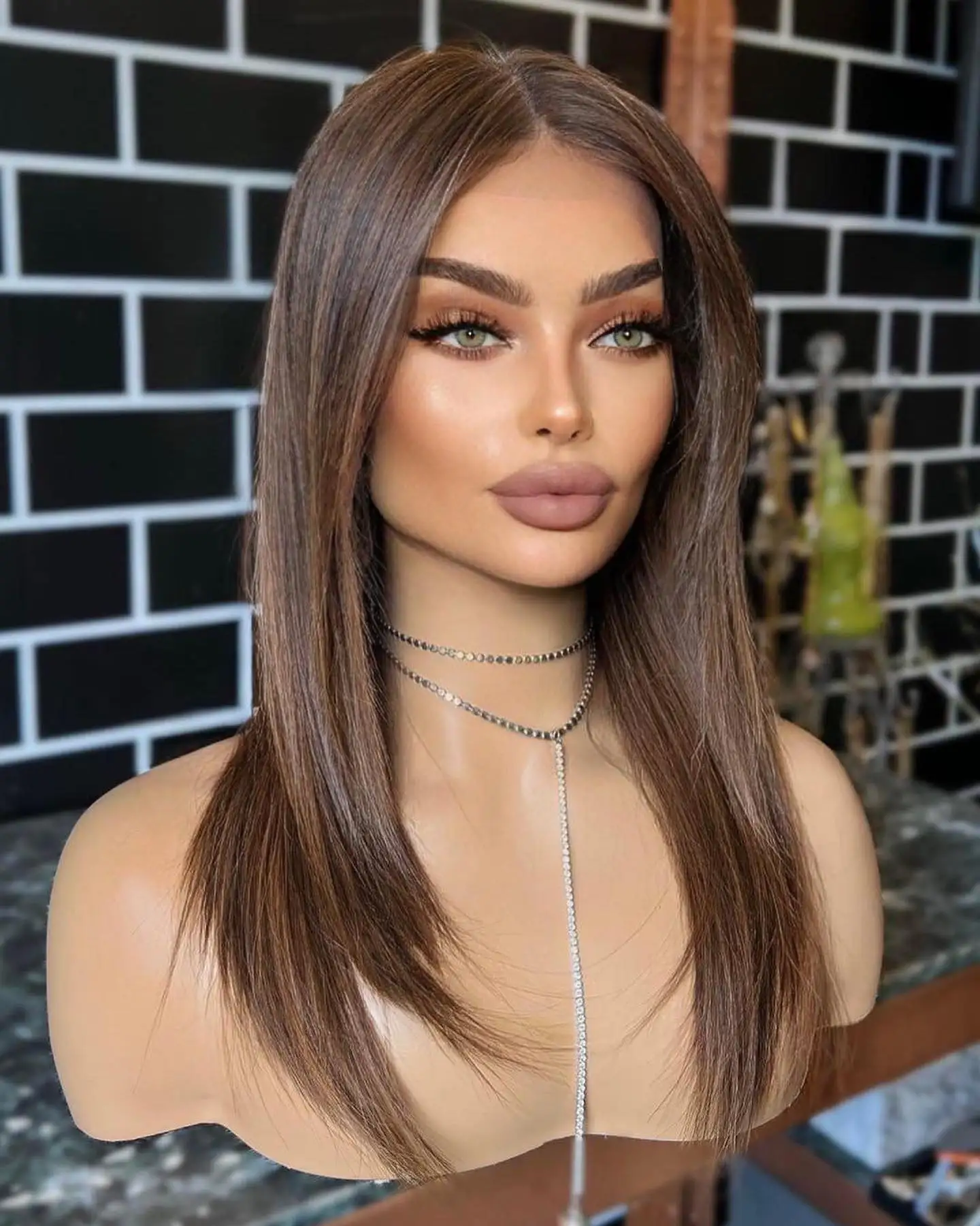 Шоколадно-коричневый парик синтетический - Фотография_2