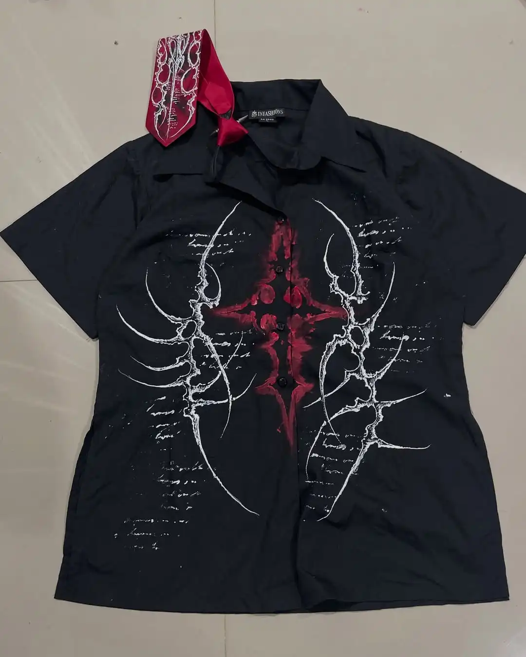 Y2k черная рубашка с галстуком - Фотография_3