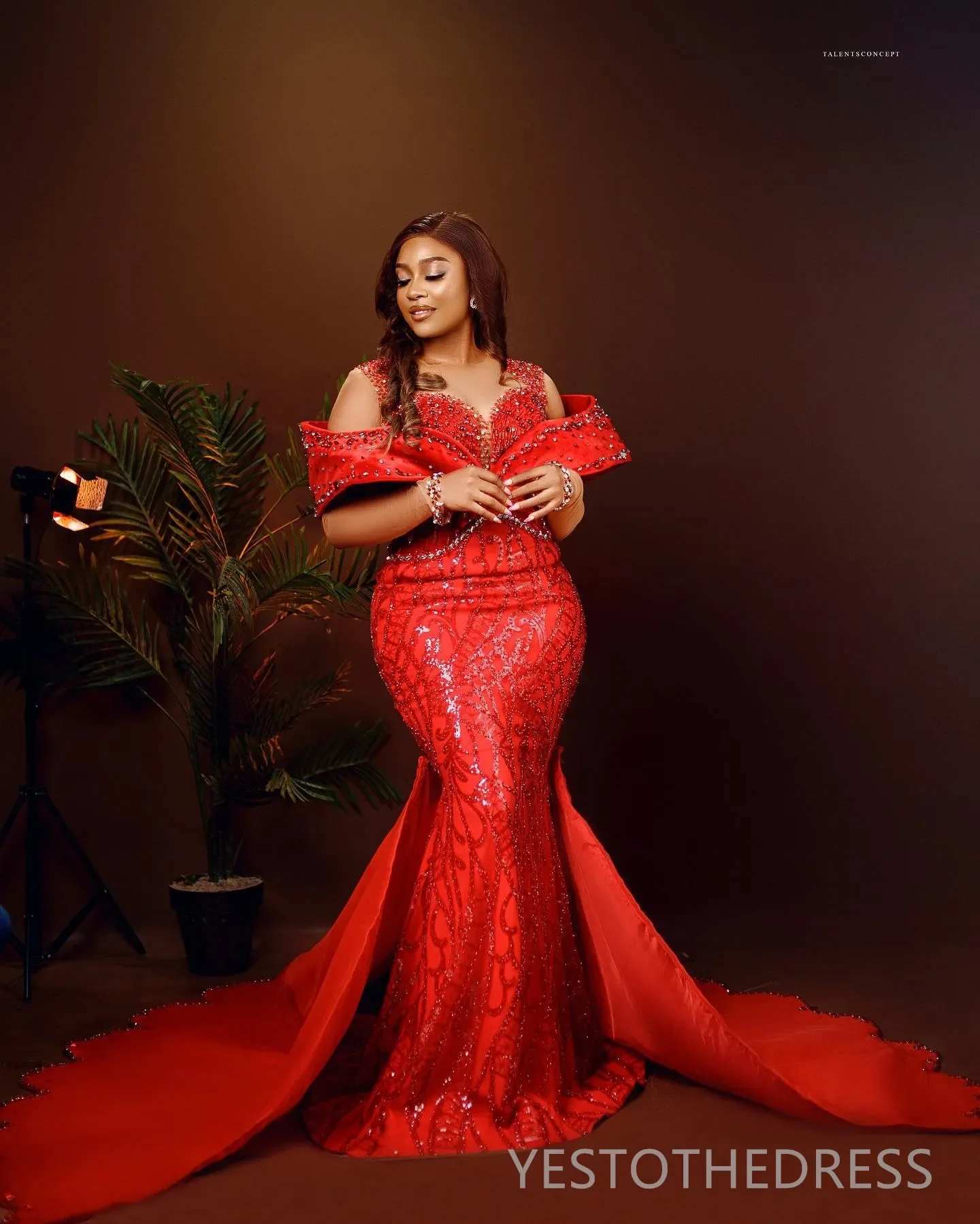 Платье для выпускного вечера больших размеров со съемным шлейфом - Фотография_3