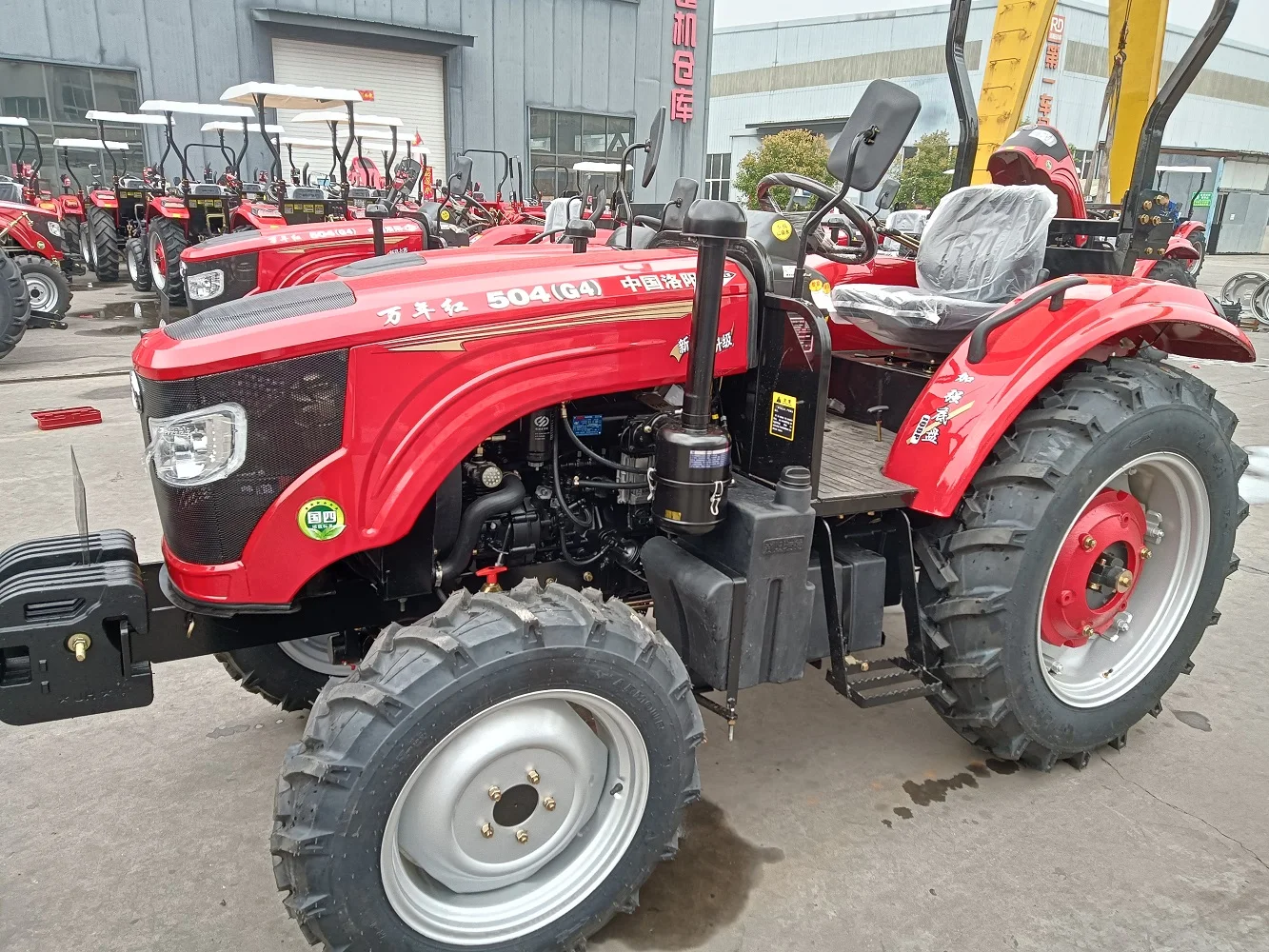 Садовый трактор мощностью 70 л.с. 4wd — конструкция узкого тела - Фотография_4