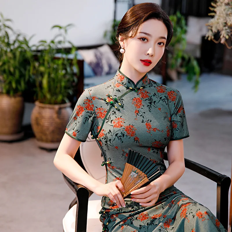 Китайский винтажный cheongsam темно-зеленый