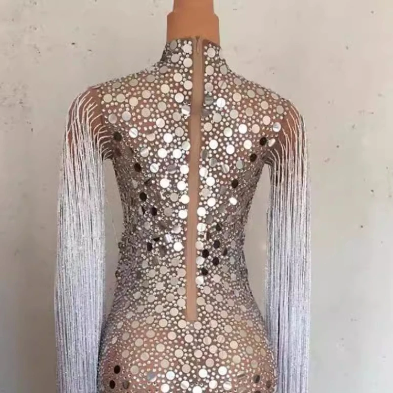 Сверкающее серебряное платье с блестками для дня рождения - Фотография_4