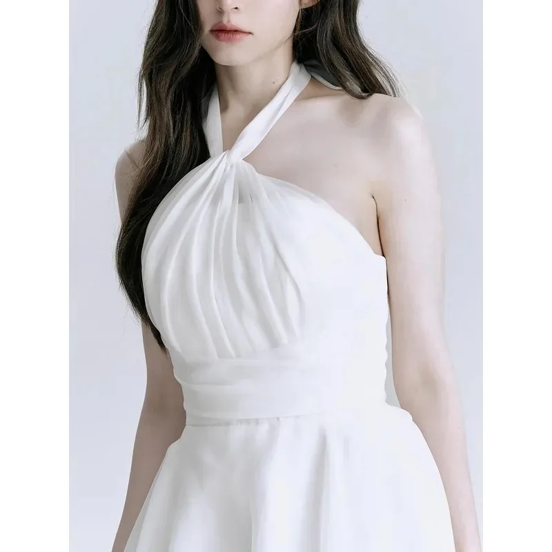 Элегантные свадебные платья с лямкой на шее - Фотография_4