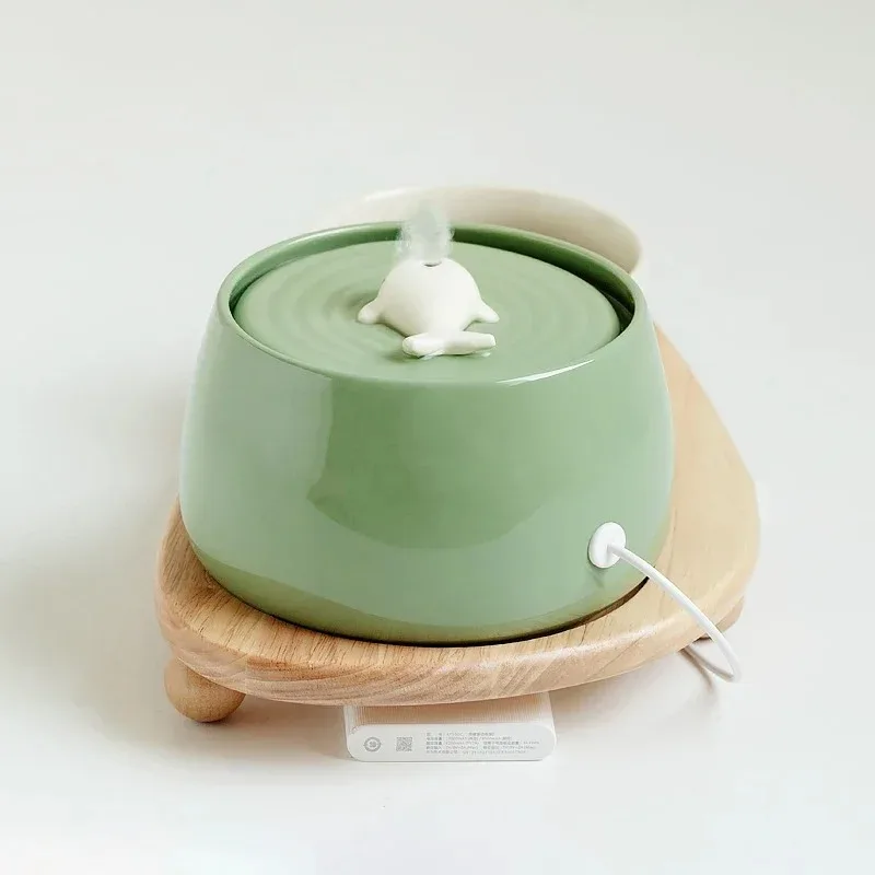 Фонтаны для воды для кошек в помещении