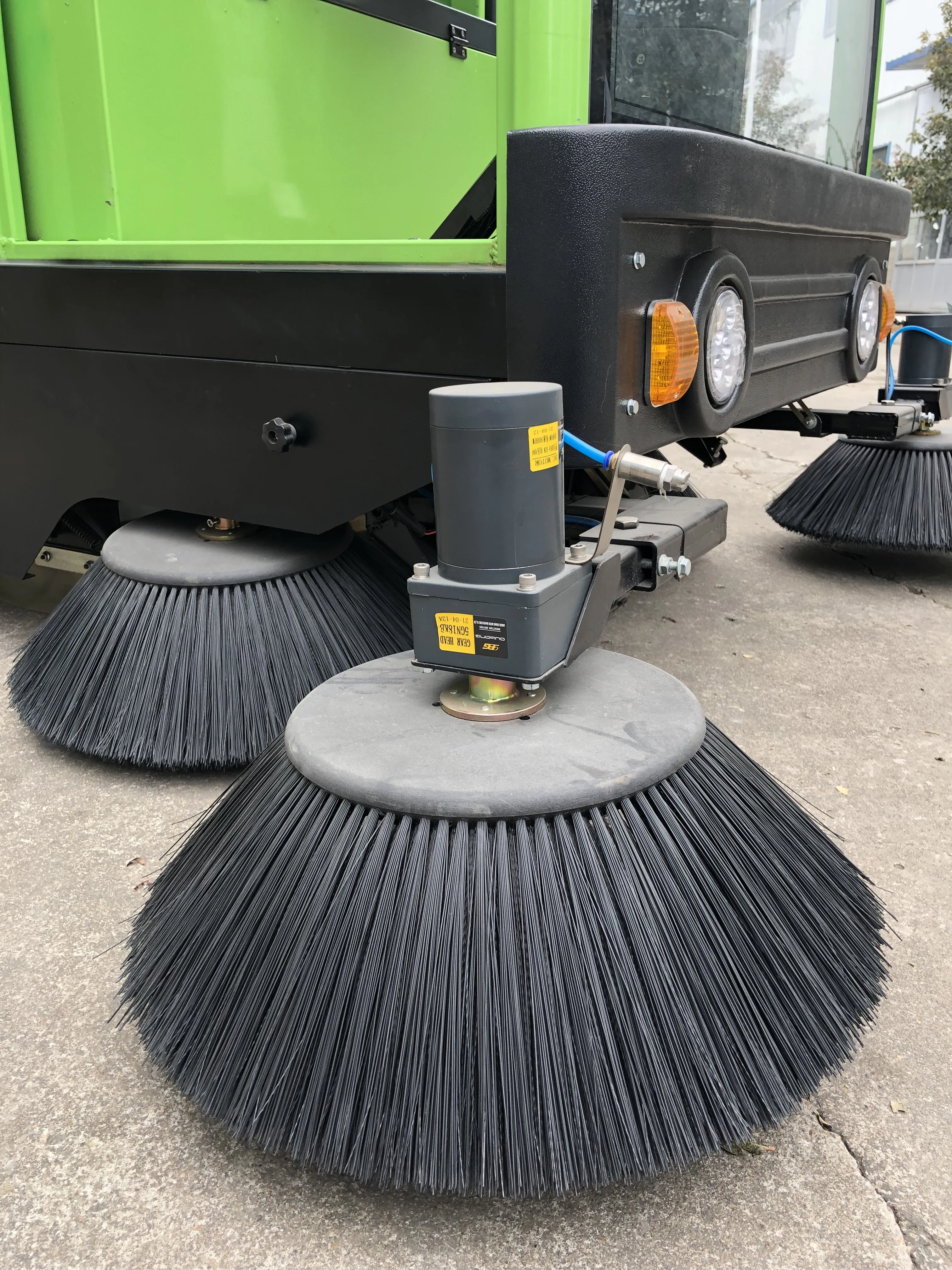 Электрическая подметальная машина - Фотография_6