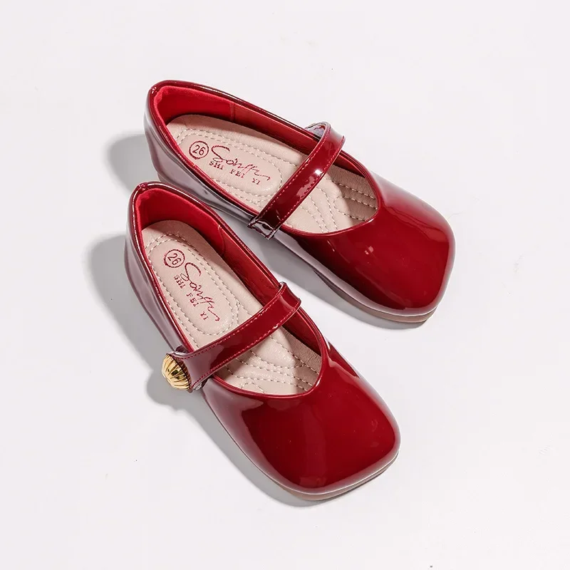 Кожаные туфли для девочек