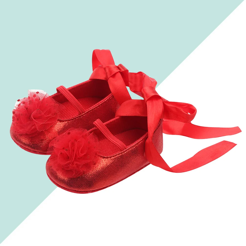 Красная детская обувь