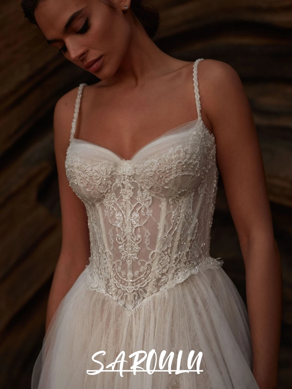 Элегантное прозрачное свадебное платье в стиле бохо