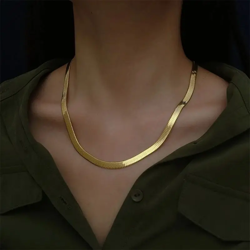 Женское колье из серебра 925 пробы