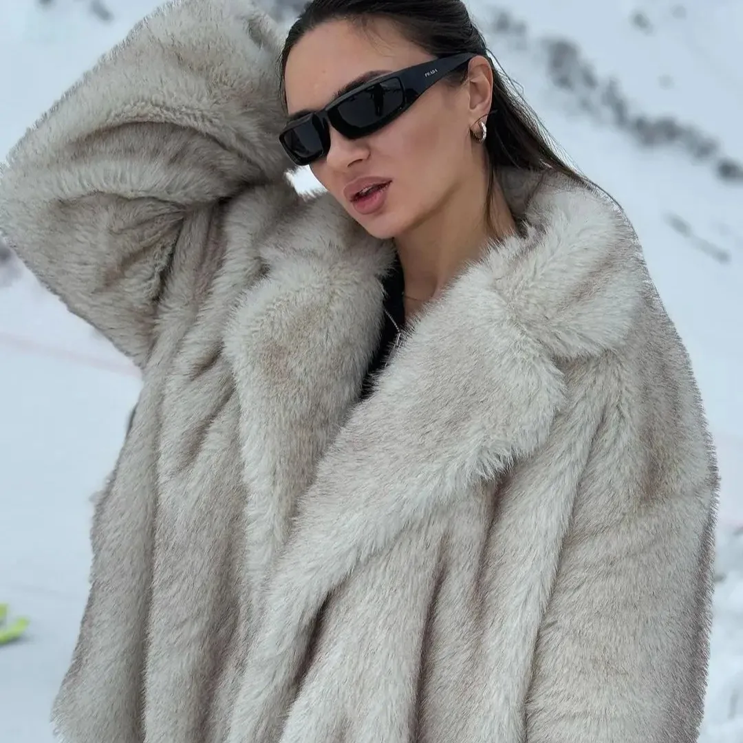Пальто из искусственного меха женское - Фотография_3