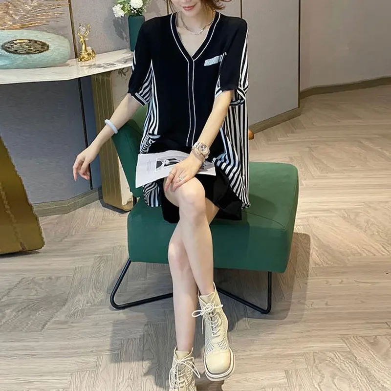 Повседневная свободная осенне-весенняя женская одежда в полоску - Фотография_4