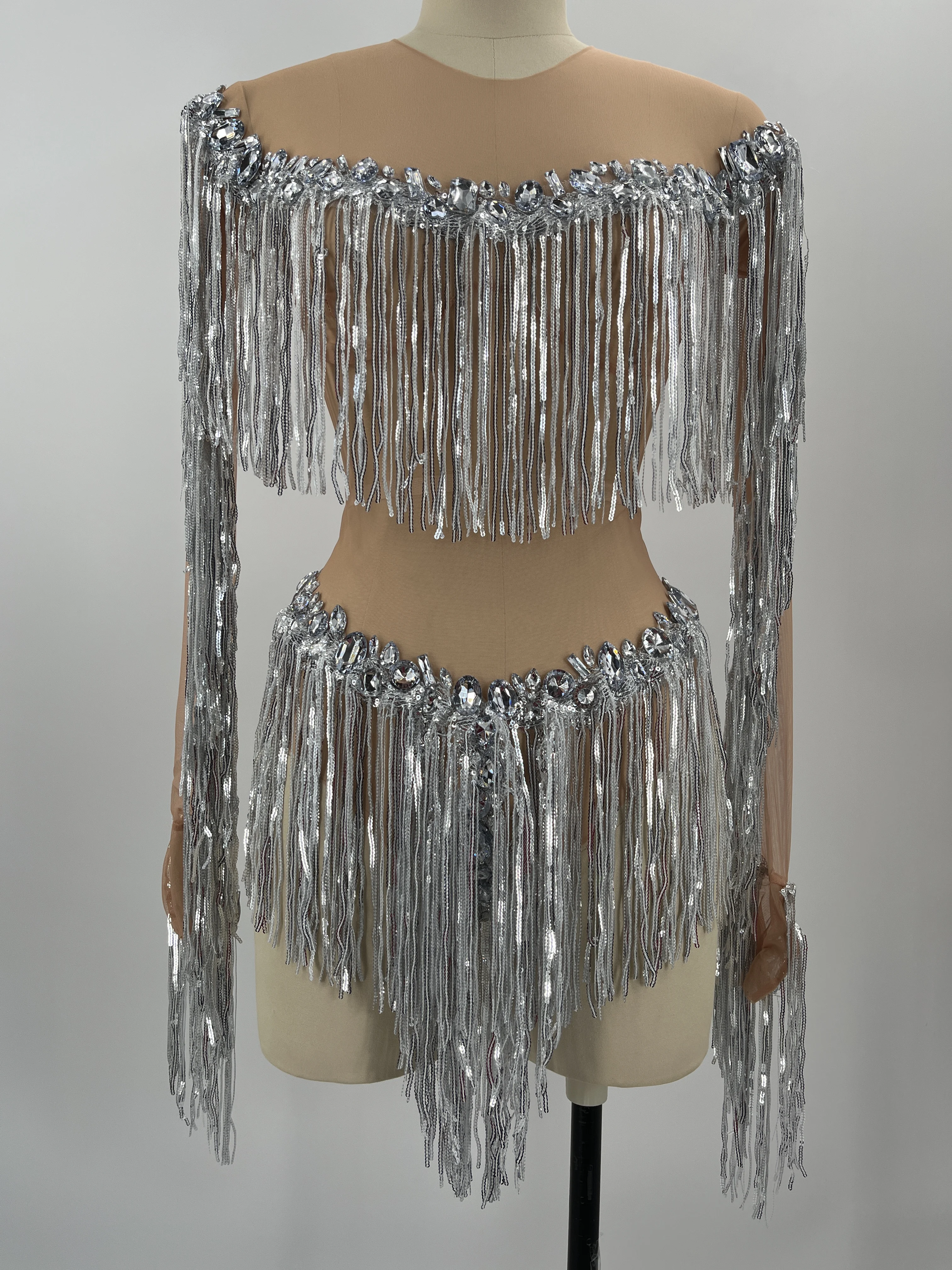 Блестящие кисточки со стразами и длинными рукавами - Фотография_6