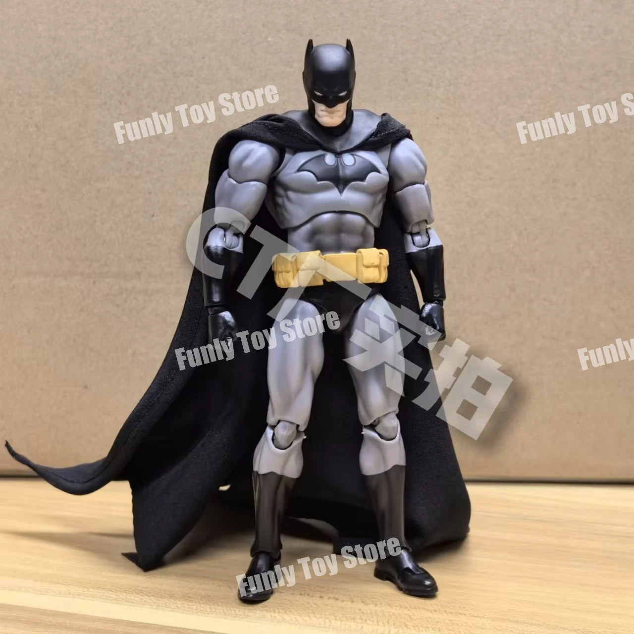В наличии ct toys batman hush mafex 126 - Фотография_4