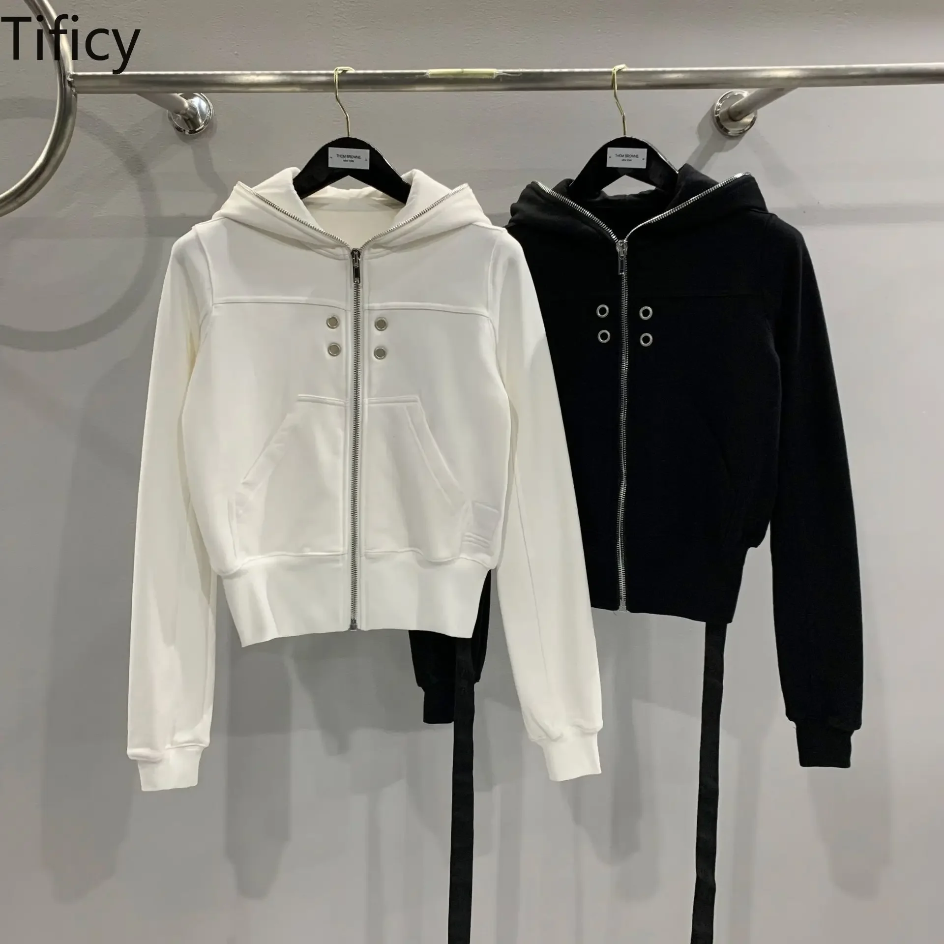 Черная женская толстовка с капюшоном в стиле high street tificy - Фотография_2