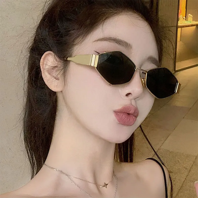 Vintage special-shaped sunglasses - Фотография_4