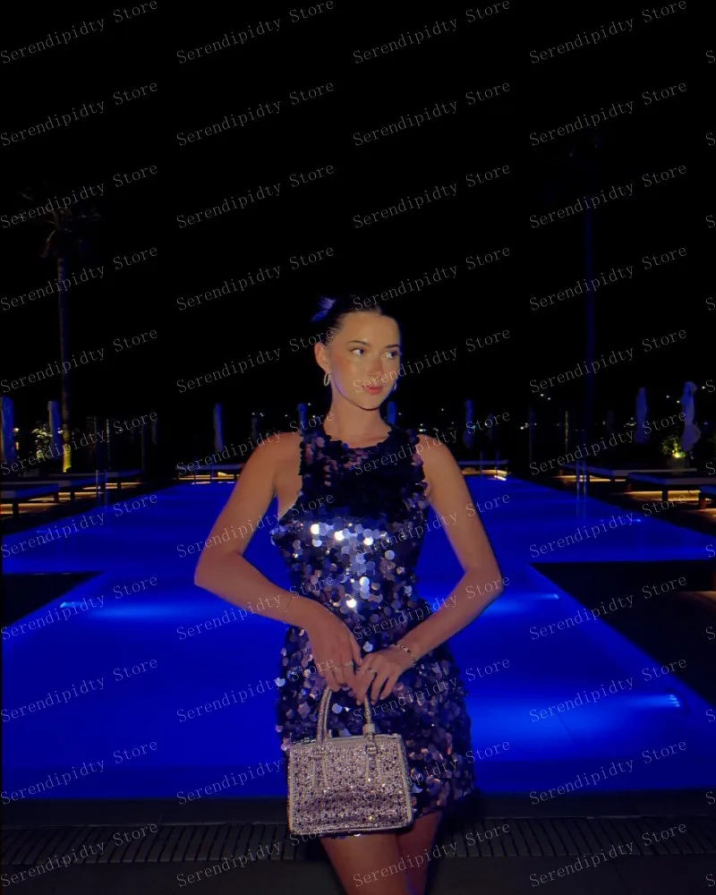 Темно-фиолетовое вечернее платье с круглым вырезом и блестками - Фотография_4