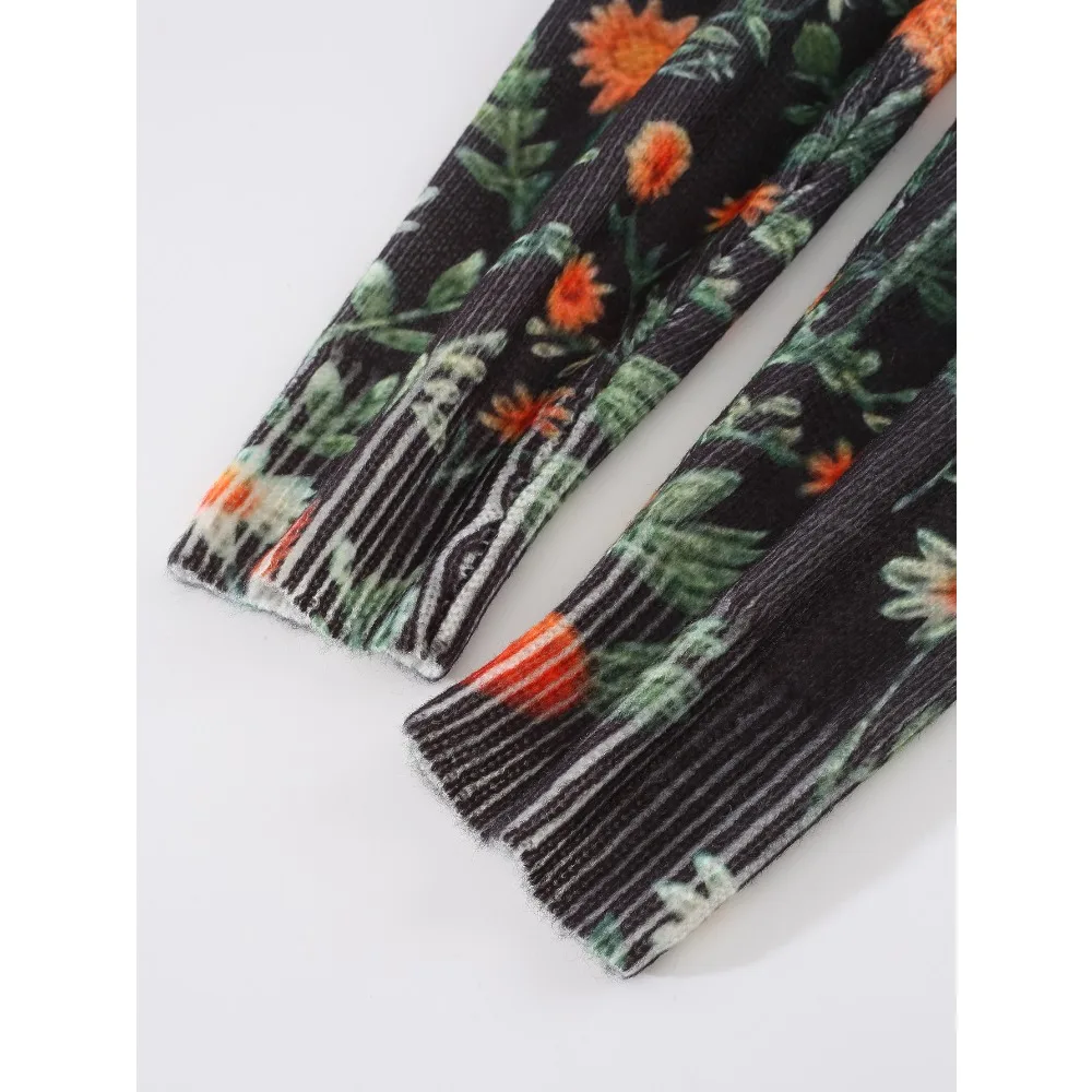 Женский вязаный свитер серого цвета с кроликом — пуловер с круглым вырезом - Фотография_5