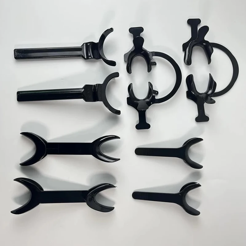 Чёрный пластиковый ретрактор для - Фотография_3