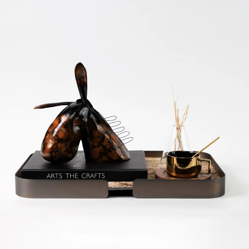 Современный светлый роскошный маленький осел