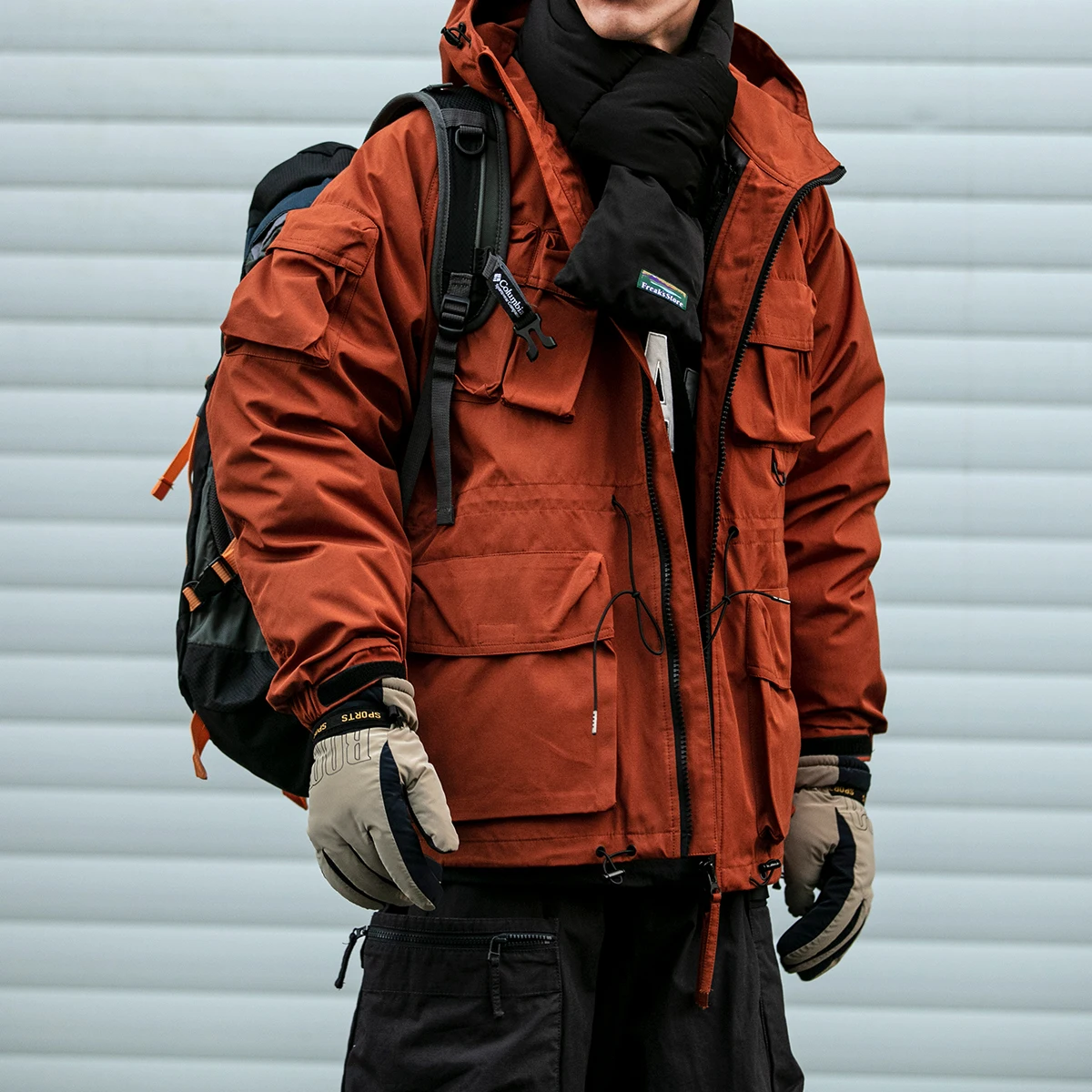 Зимняя американская высококачественная уличная куртка-пуховик с капюшоном - Фотография_4