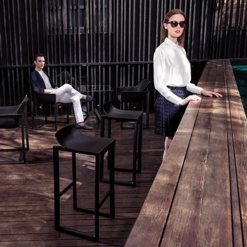 Удобные барные стулья для приема - Фотография_3