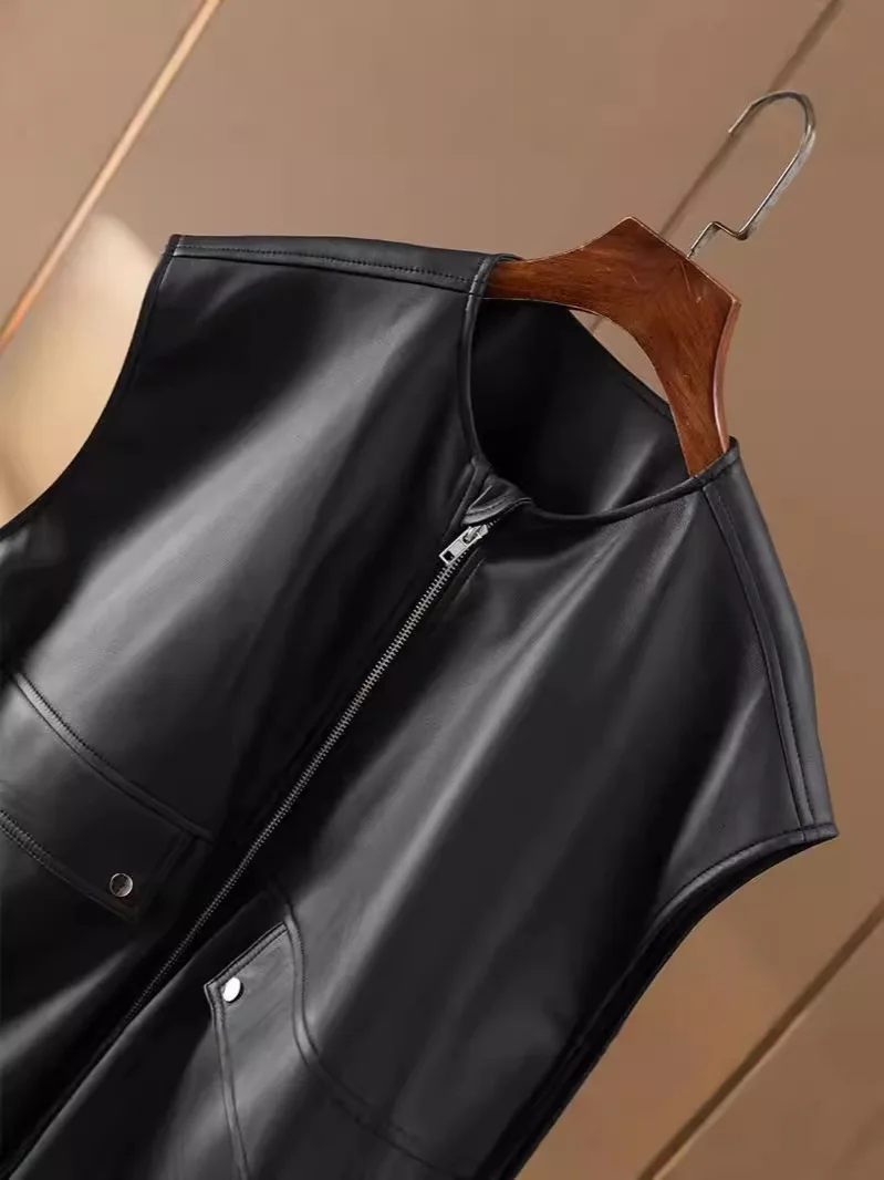 Женский жилет из натуральной кожи