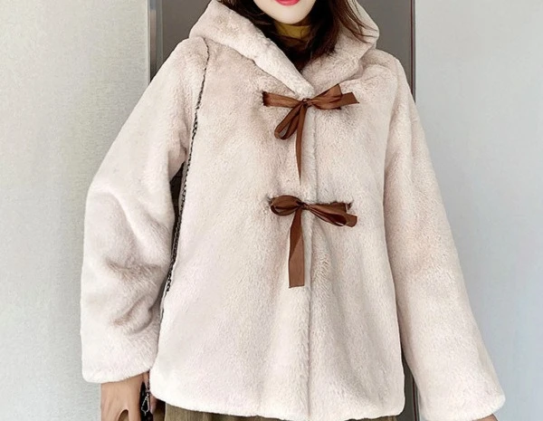 Женское плюшевое пальто из искусственного - Фотография_3