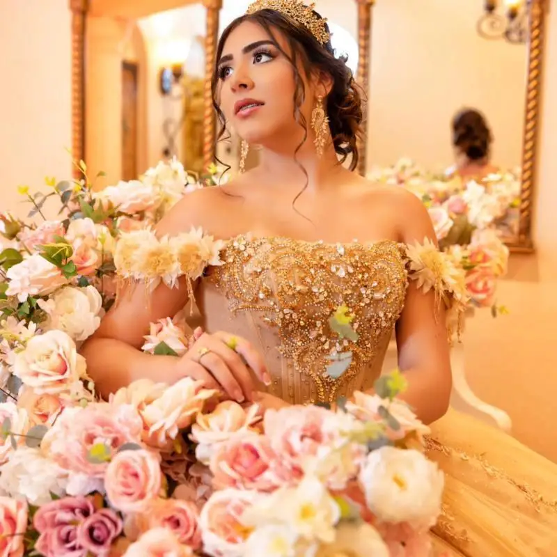 Блестящее золотое платье quinceanera - Фотография_5