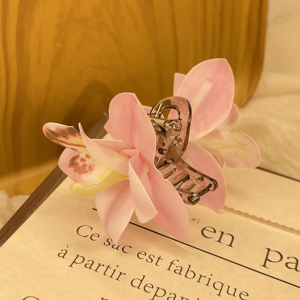 Тканевая заколка для волос с цветком