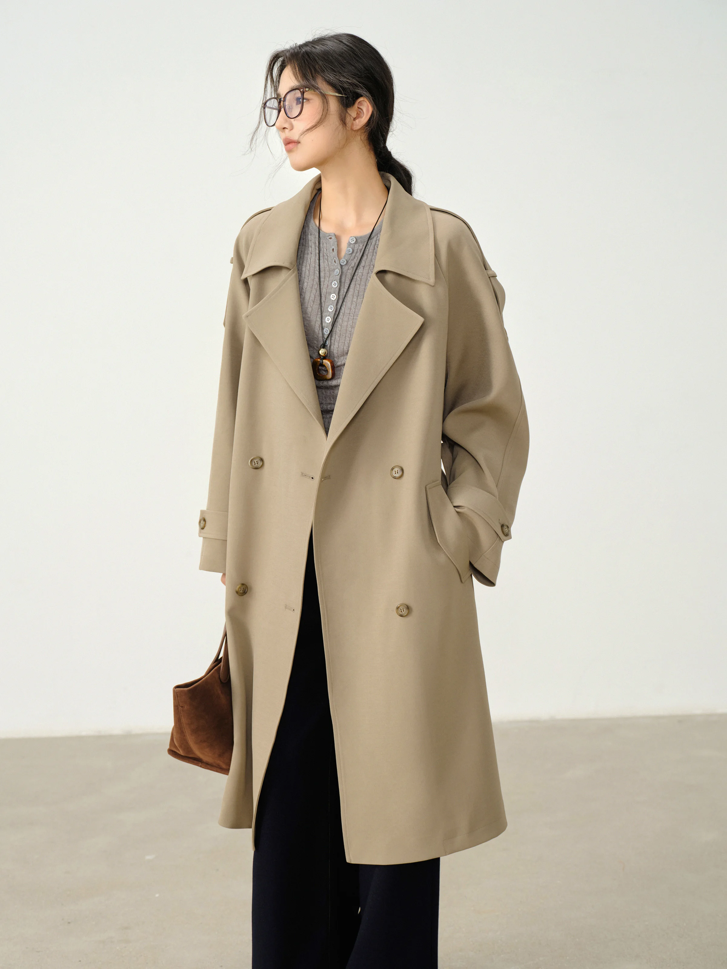 Осенний двубортный тренч для женщин - Фотография_3