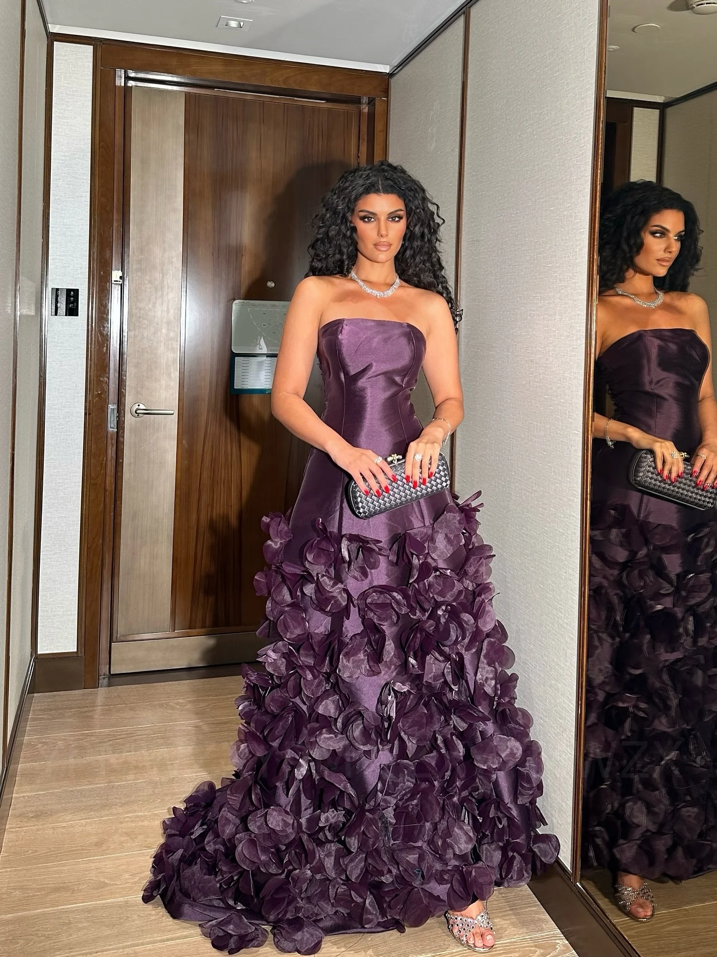 Вечерние платья по индивидуальному заказу ypmwzx без бретелек