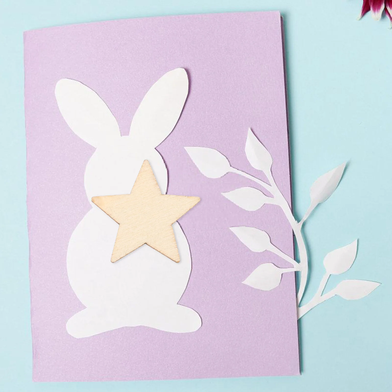 Пустые деревянные звезды незавершенные