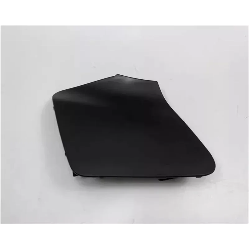 Крышка фаркопа переднего бампера - Фотография_2