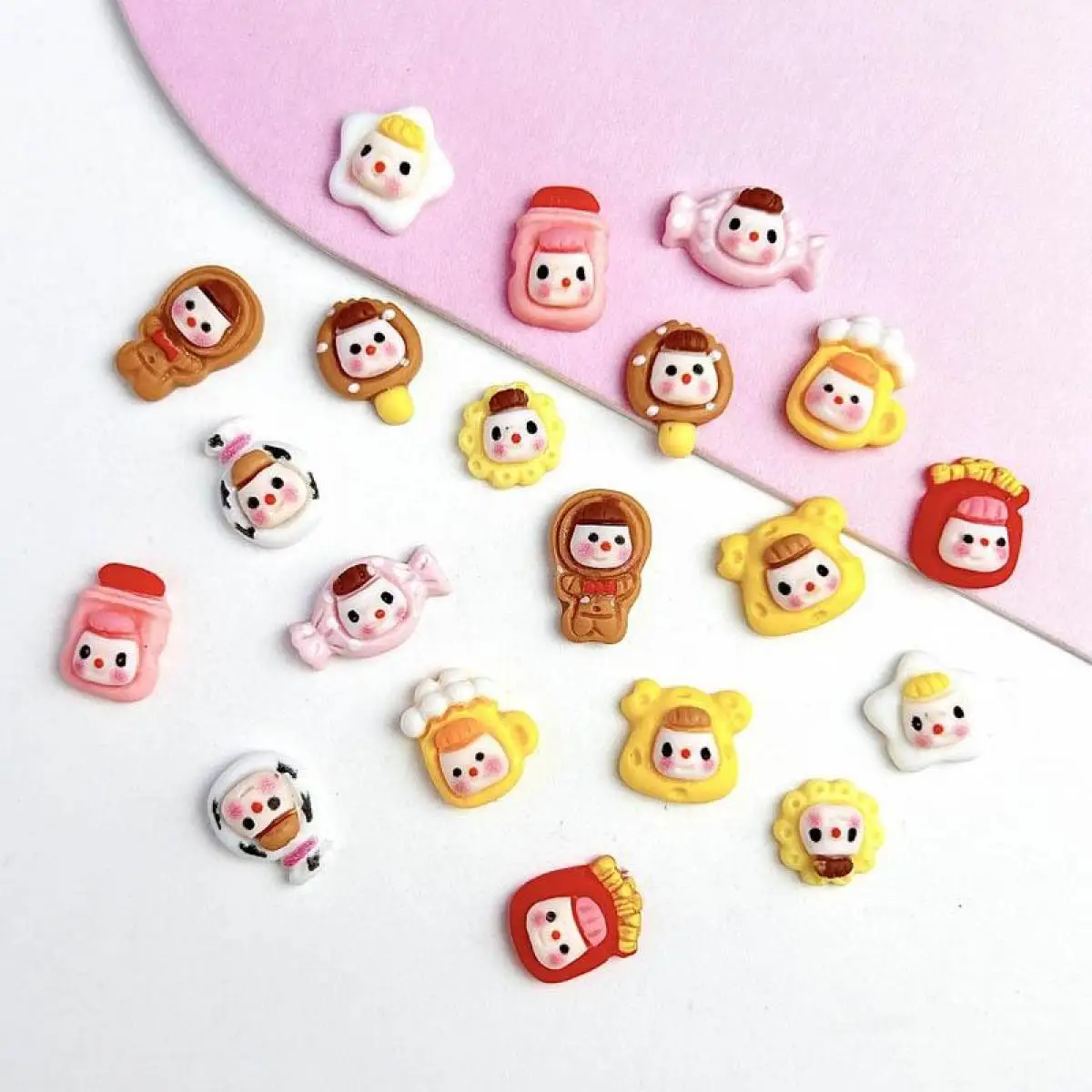 Смешанная смола kawaii girl expression nail charm