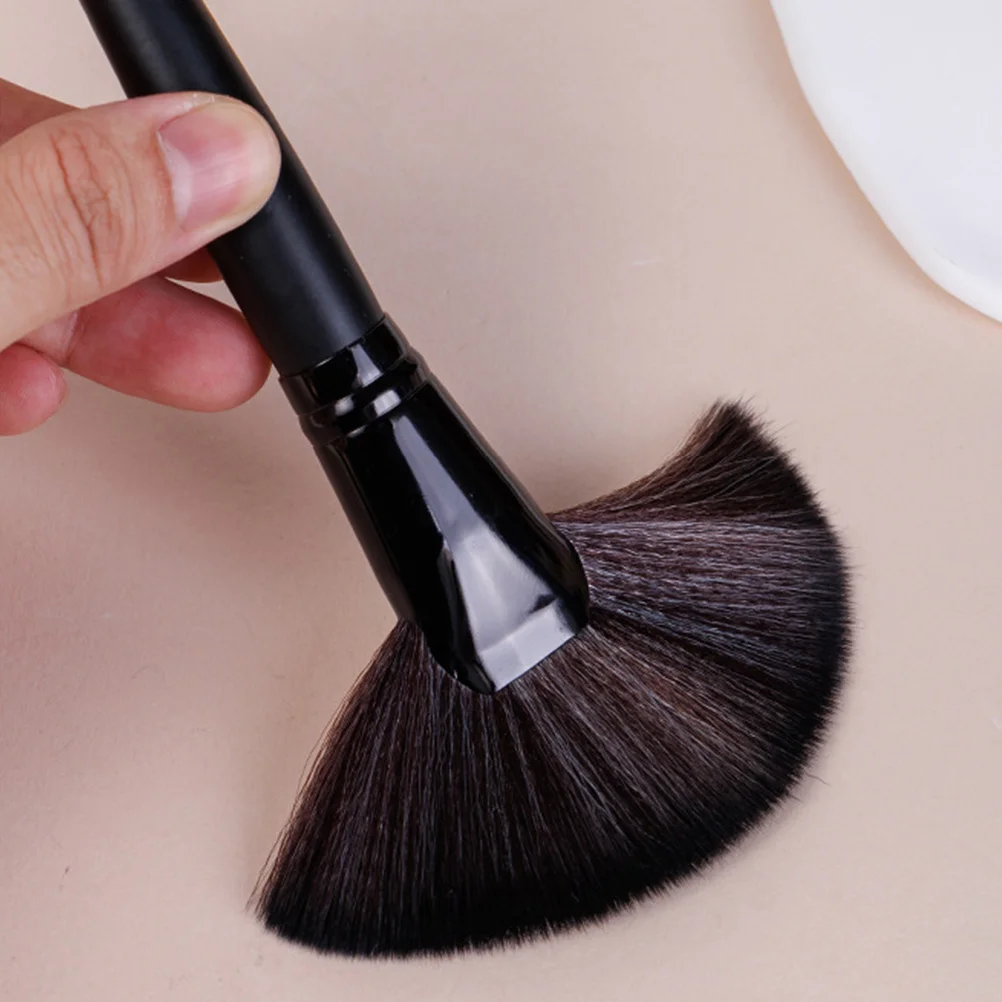 Мягкая щетка для чистки волос - Фотография_3