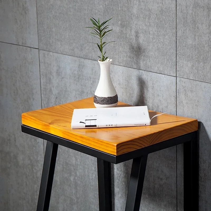 Минималистичный железный барный стул с высокими ножками - Фотография_4