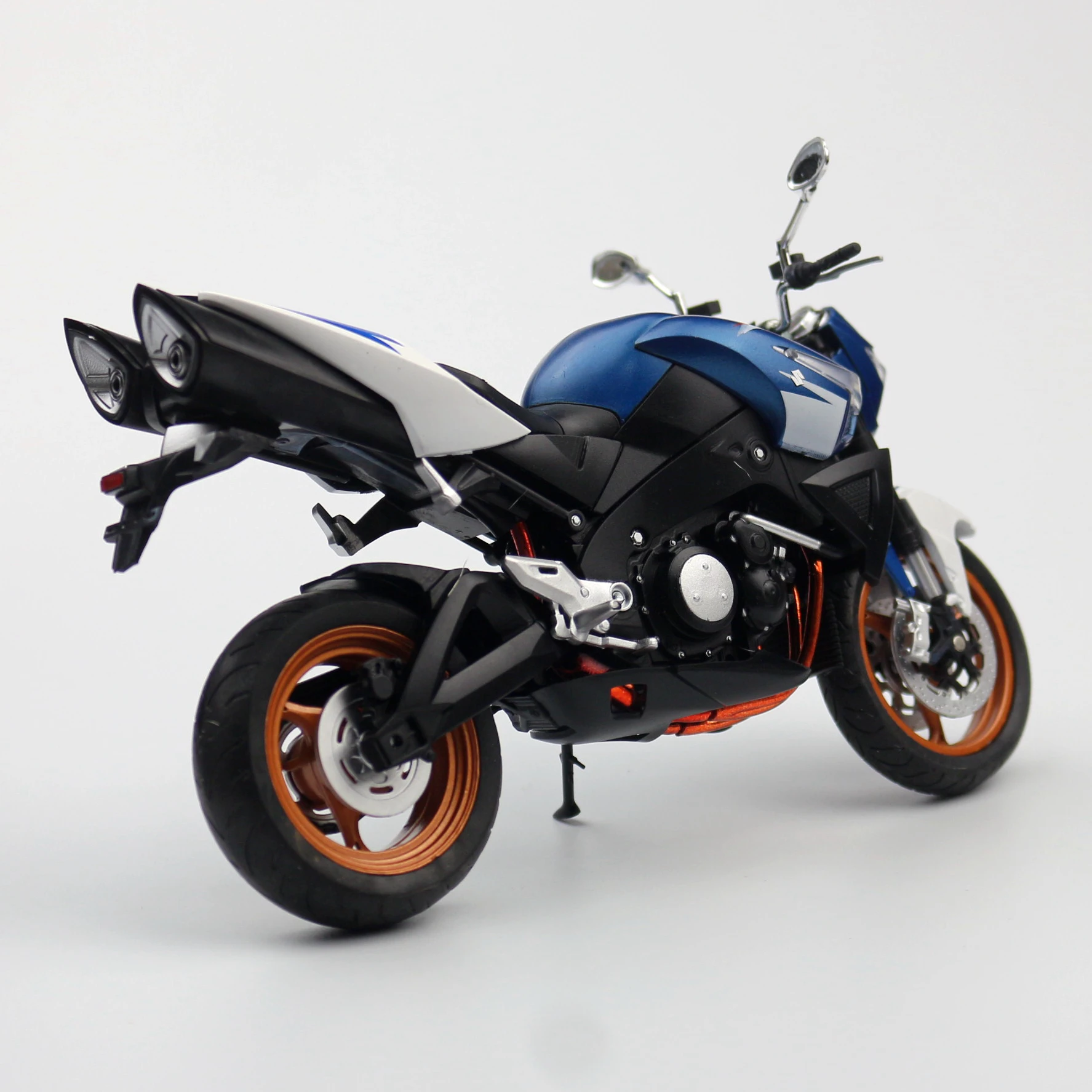 Suzuki b-king гоночный мотоцикл - Фотография_4