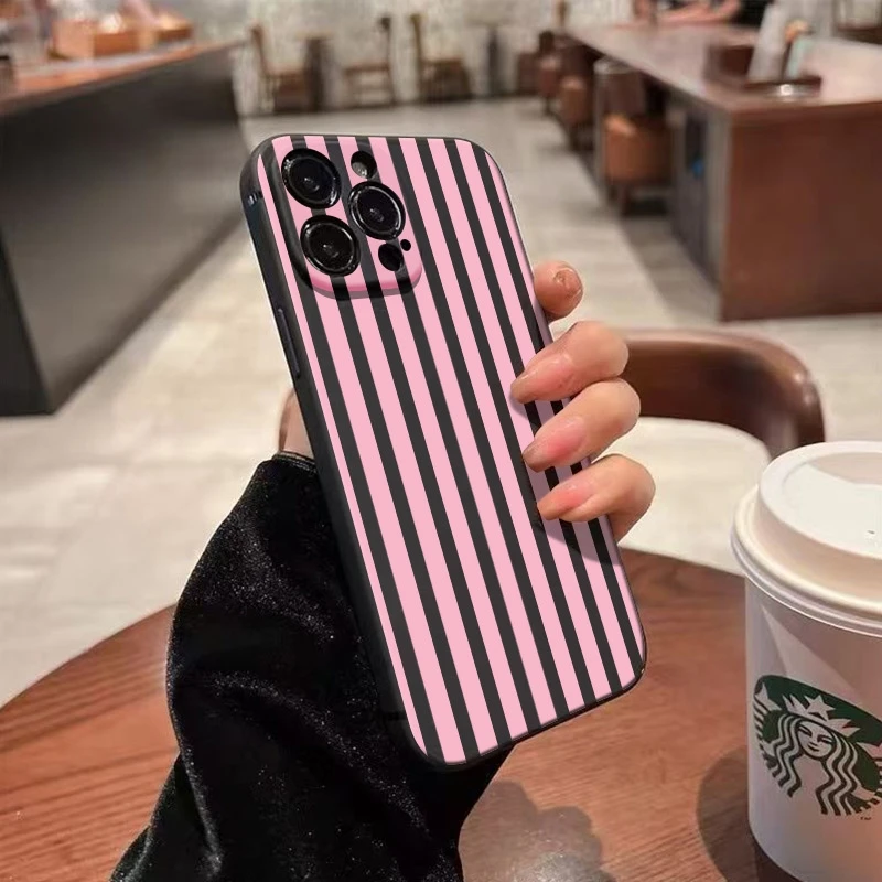 Minimalist pink stripe pattern - Фотография_4