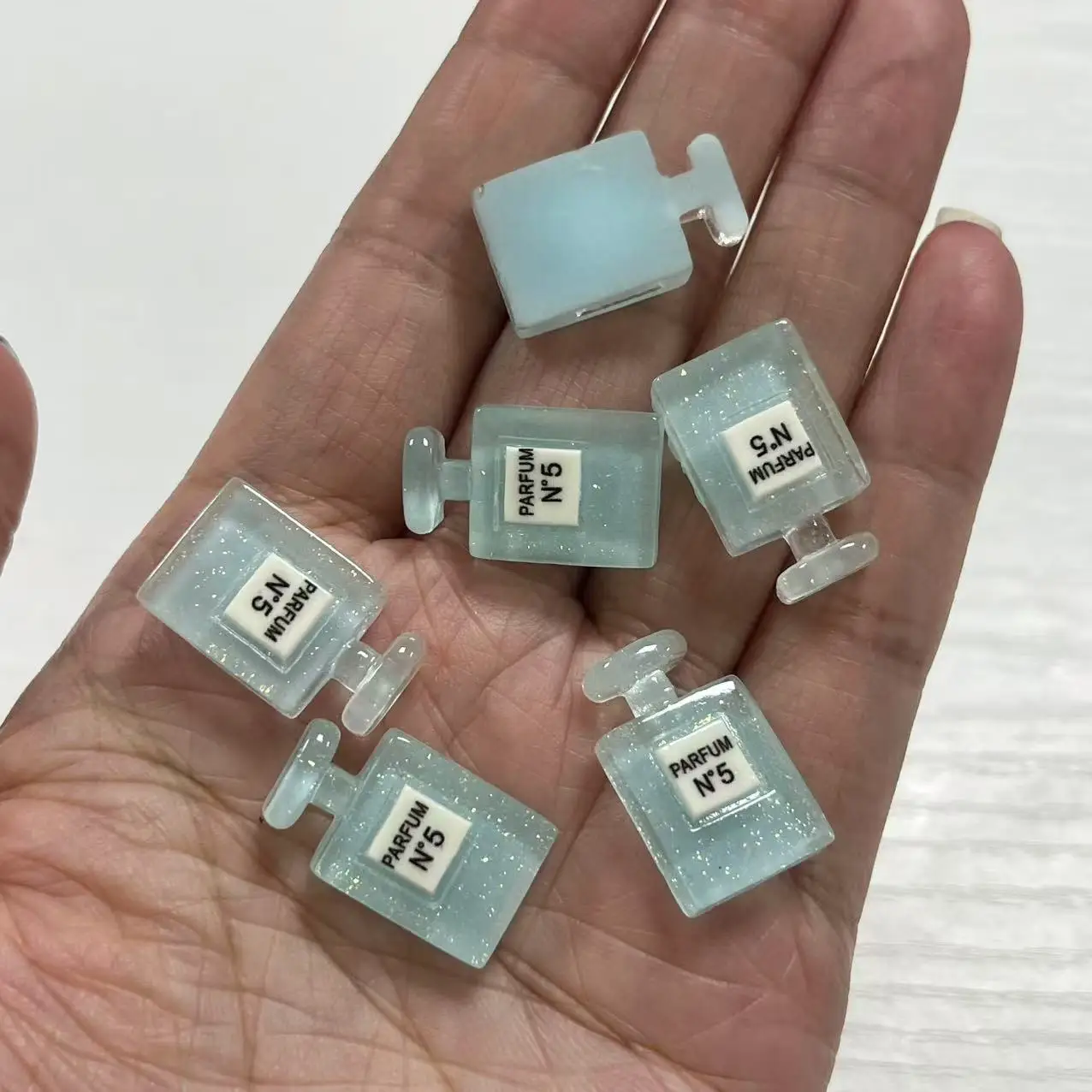 Кавайный блестящий розовый флакон духов из смолы