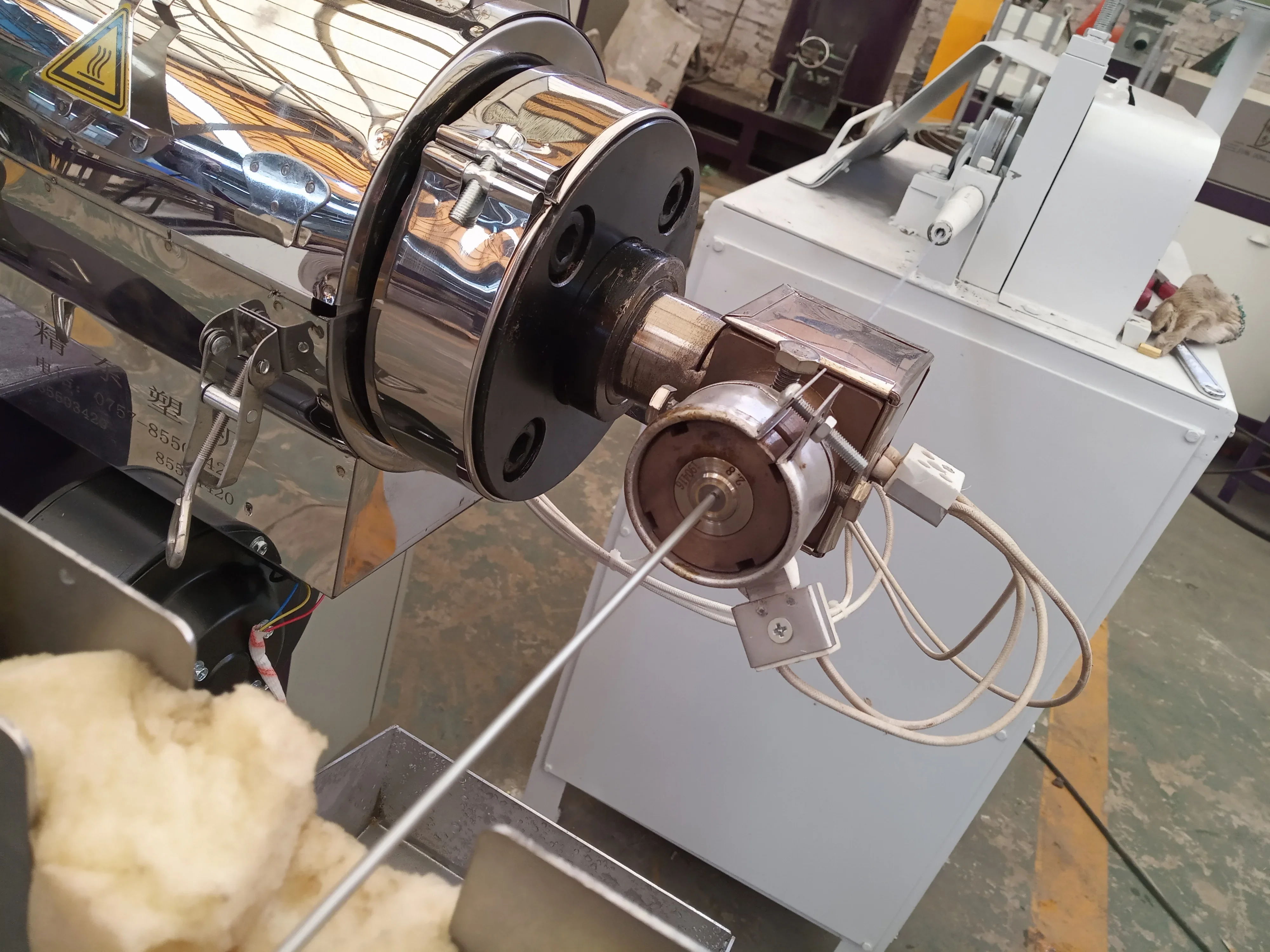 Вспомогательный экструдер для покрытия sj35