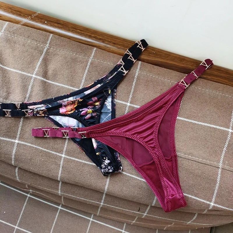 Бесшовные сексуальные стринги - Фотография_2