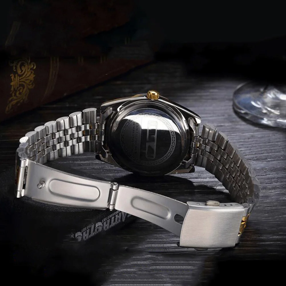 Кварцевые наручные часы для любителей ночного свечения - Фотография_2