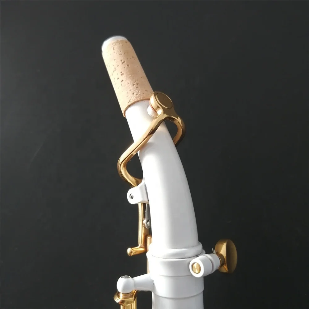 Изогнутый саксофон-сопрано белого - Фотография_4