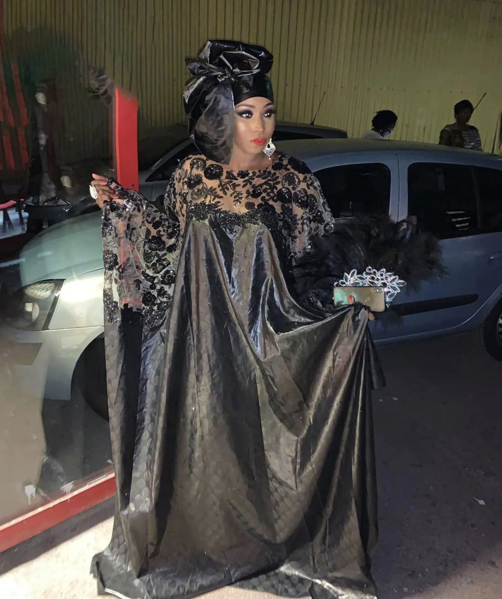 Элегантное черное длинное платье