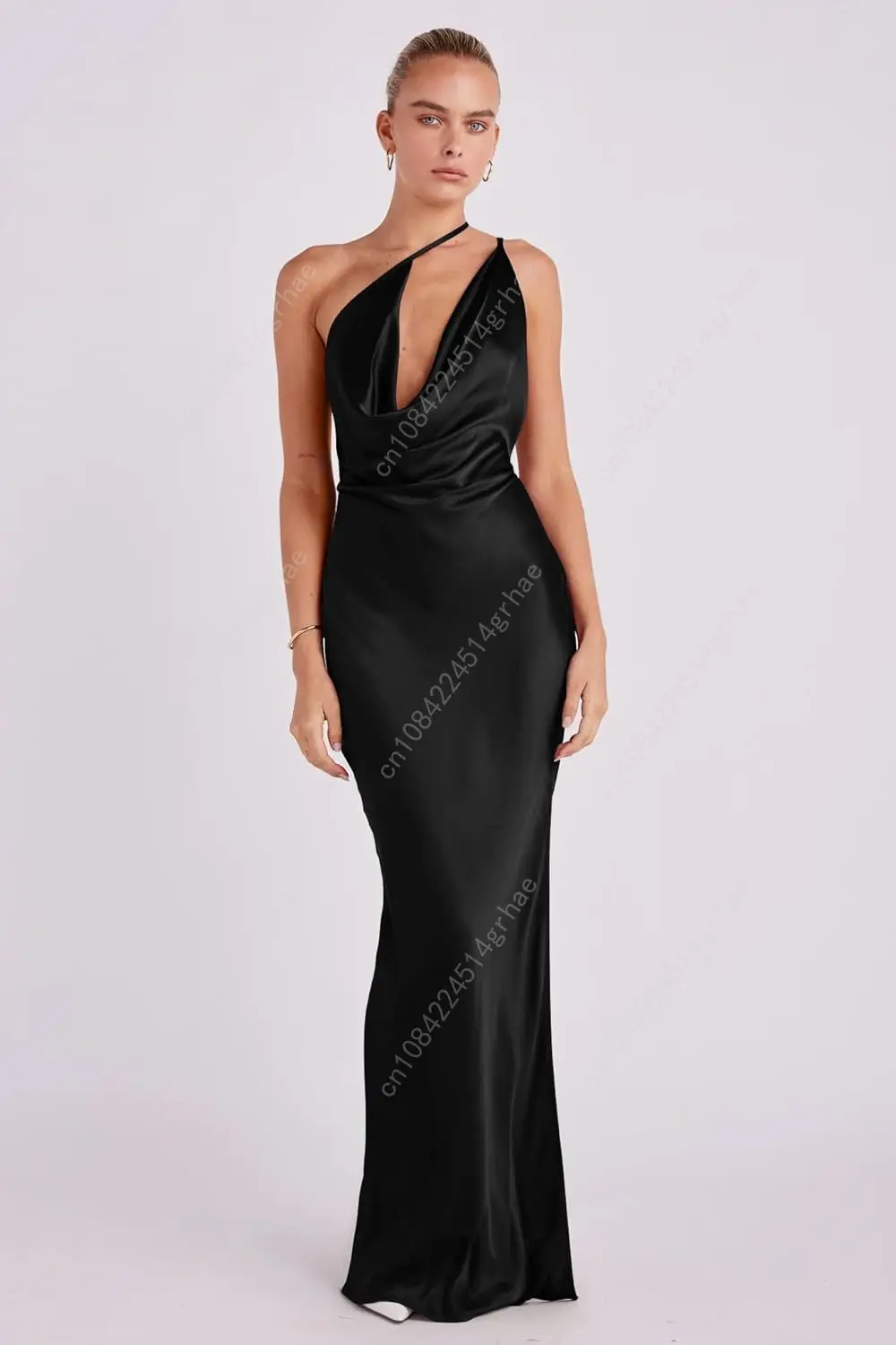 Женское платье макси с глубоким - Фотография_2