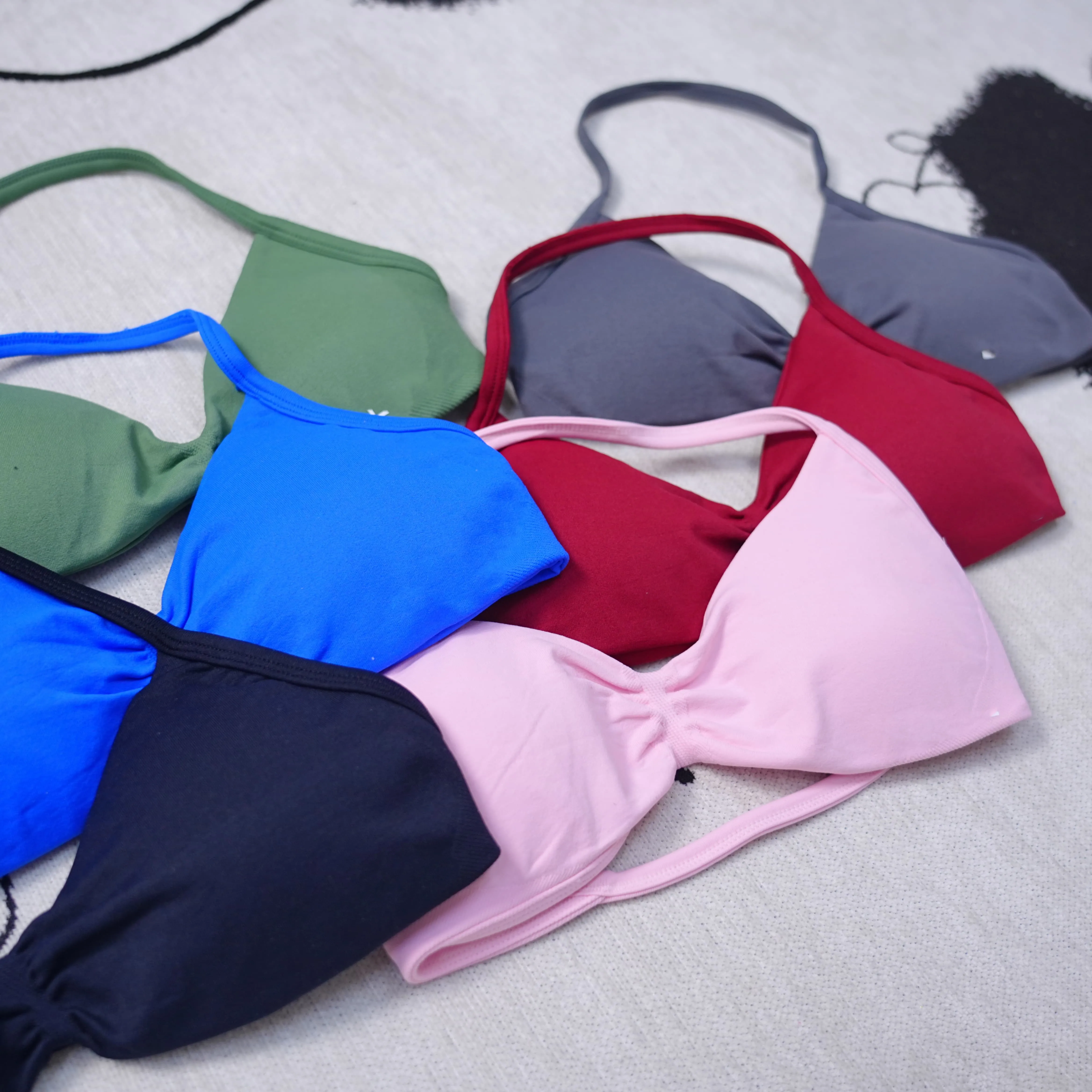 Спортивный бюстгальтер с ударопрочными бретелями - Фотография_2