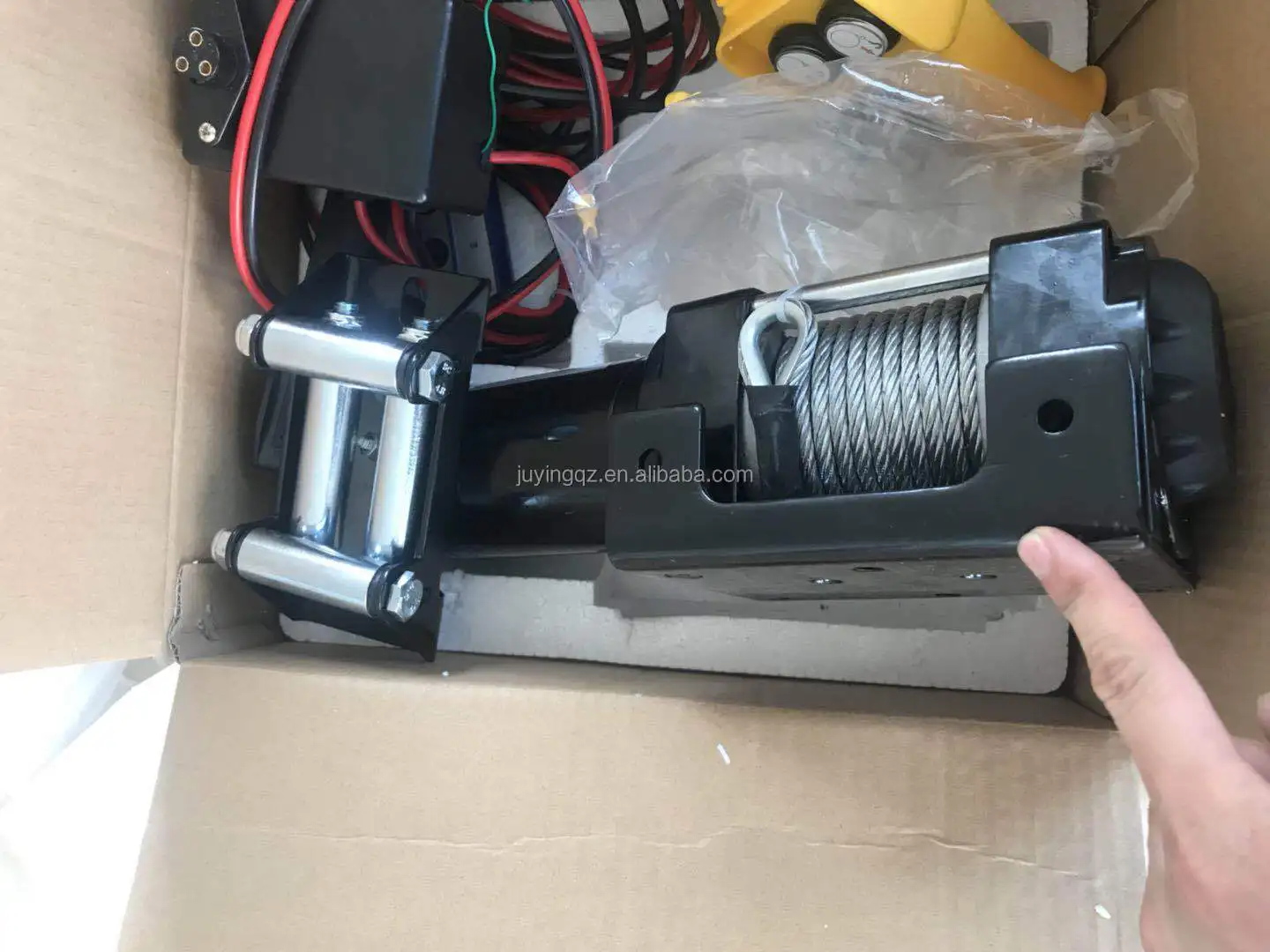 Маленькая электрическая лебедка 12 в - Фотография_2