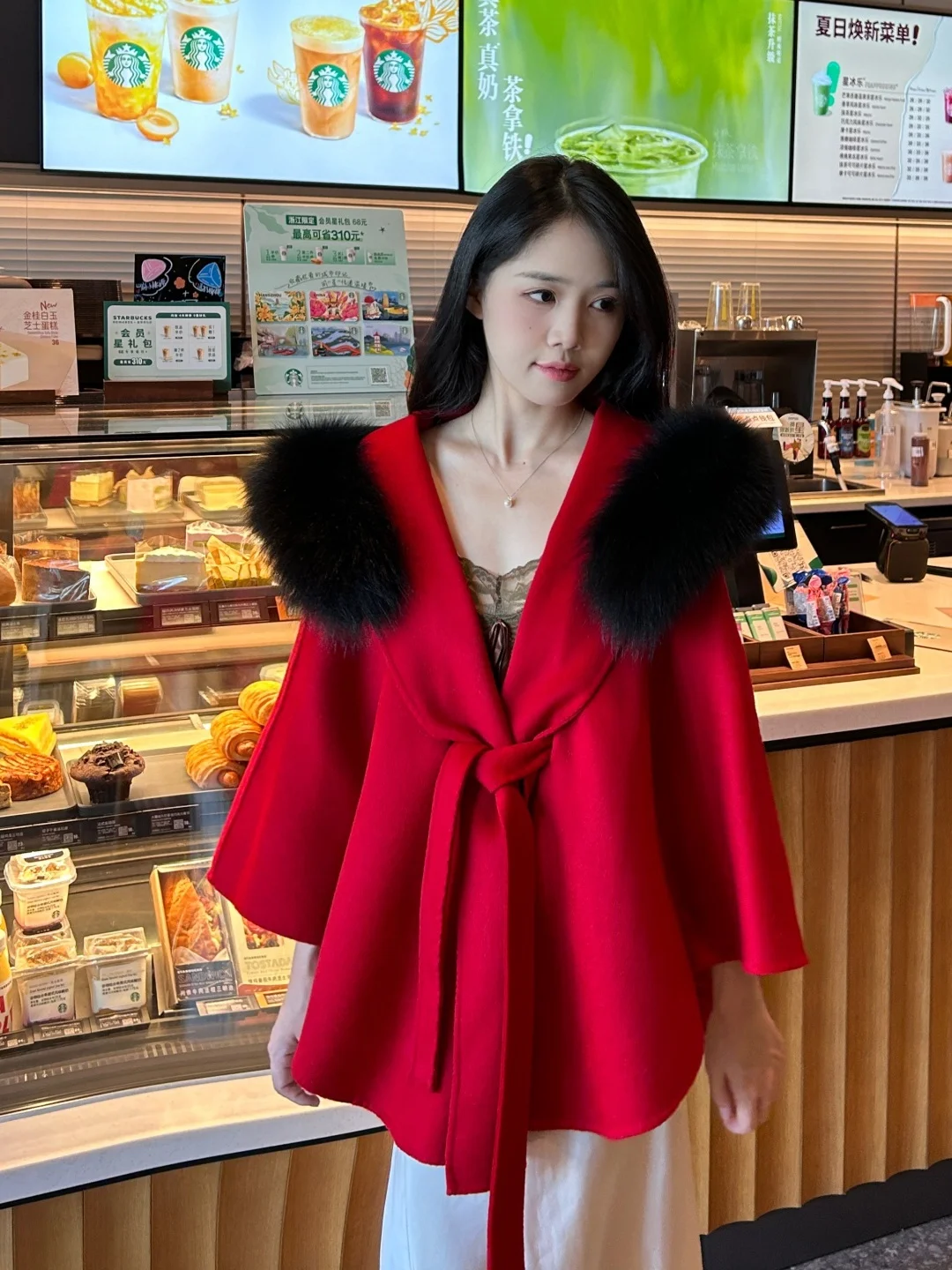 Женское пальто с поясом - Фотография_5